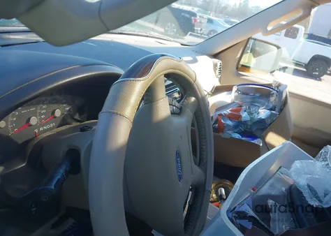 2004 Ford Expedition Eddie Bauer z USA, uszkodzony, nr VIN 1FMFU17LX4LB85131